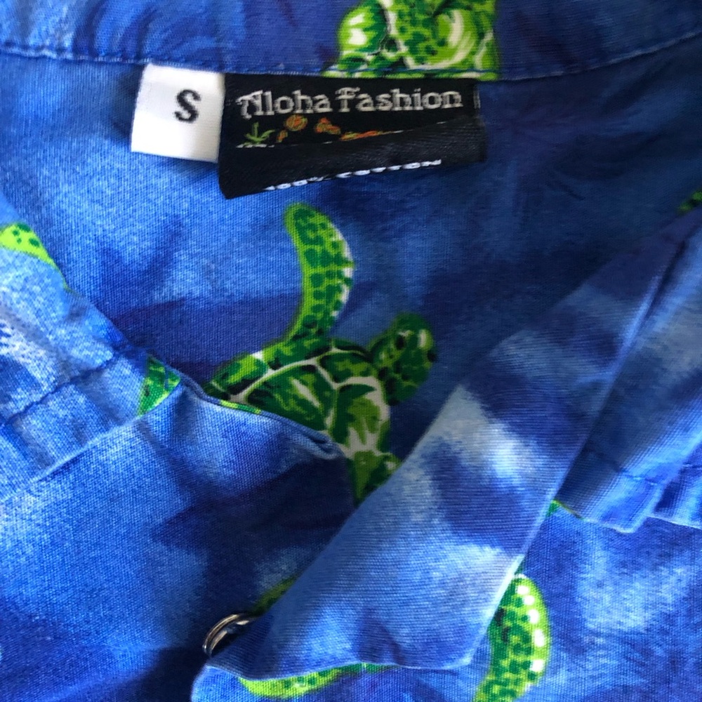 Blue Hawaiian Short Sleeve Shirt with Turtle Print